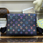 Louis Vuitton Coussin MM M21204 M21209